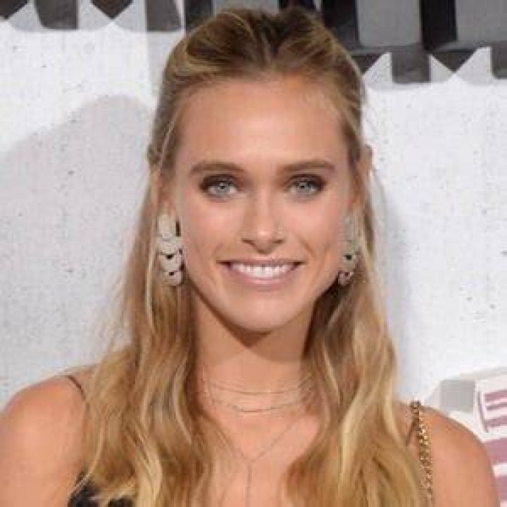 Ellie Ottaway Net Worth