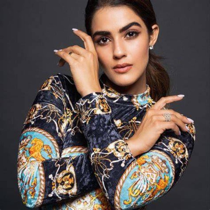 Kavya Thapar Net Worth